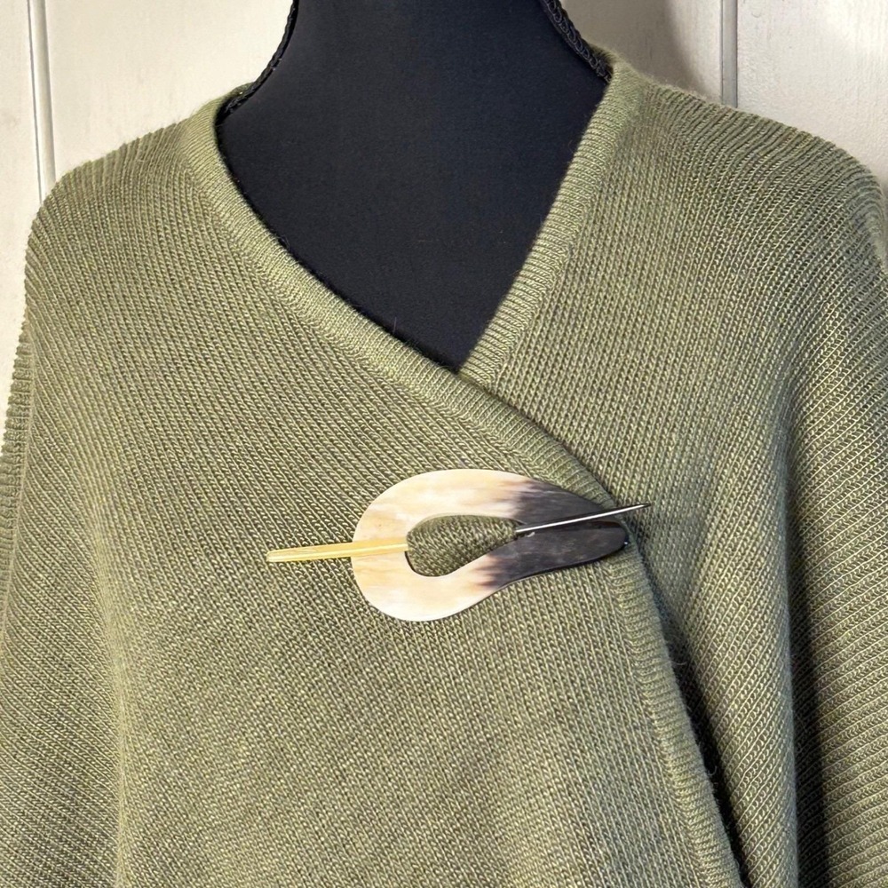 Peruvian Soul Alpaca Navy Knit Shawl Wrap Poncho Cape Ruana w/ Horn Toggle Pin - Picture 14 of 16